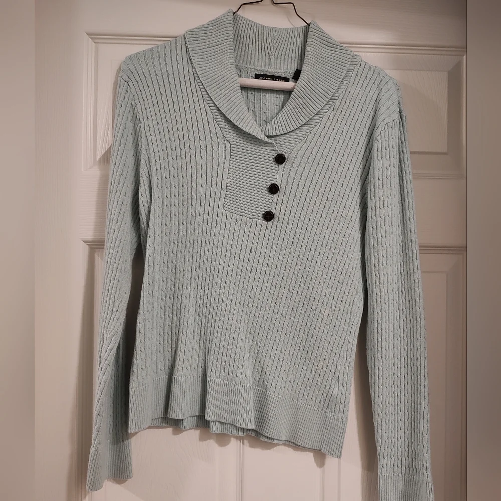 Sweater - Picture 1 of 1